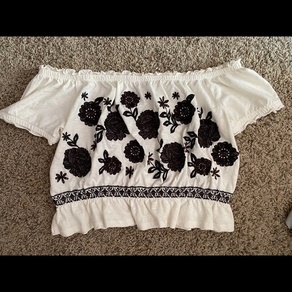 Crop Top - Picture 2 of 4